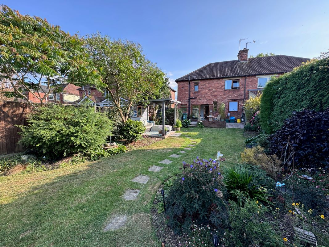 115 Tuffley Avenue, Gloucester, Gloucestershire, GL1 5NP