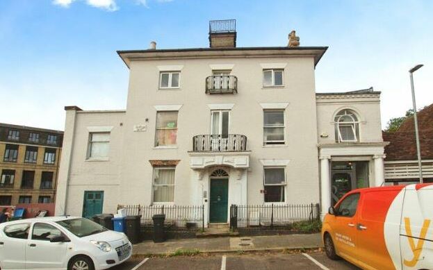 Lot 22 - Flat 3 Clarence House, 21 St. Margarets Green, Ipswich, Suffolk, IP4 2BN