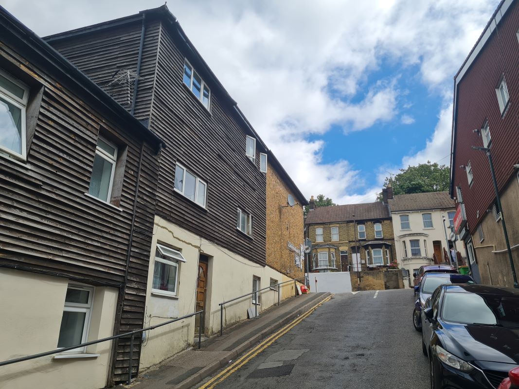 Lot 6 - 42B Luton Road, Chatham, Kent, ME4 5AA