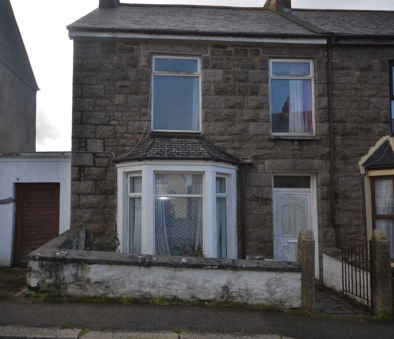 57 Raymond Road, Redruth, Cornwall, TR15 2HF Harman Healy Auctioneers