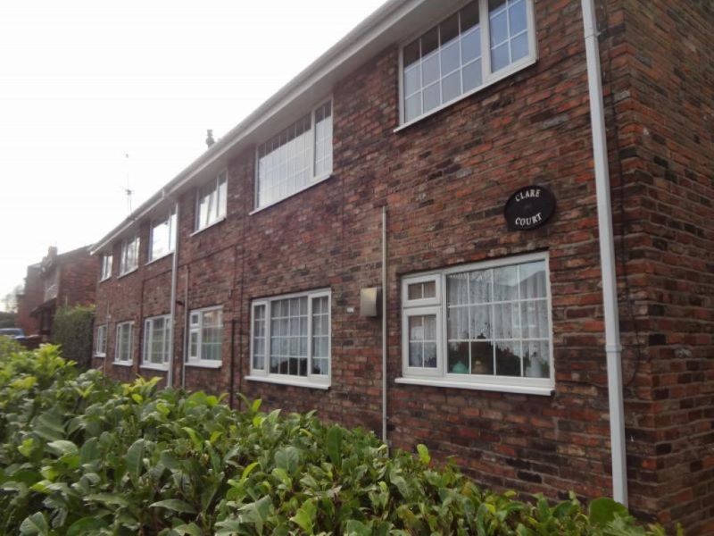 4 Clare Court, 52 Hall Street, Stockport, Cheshire, SK1 4DE