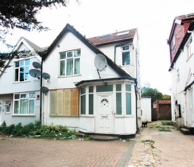 Ground Floor Flat, 23 Great North Way, London, NW4 1PT