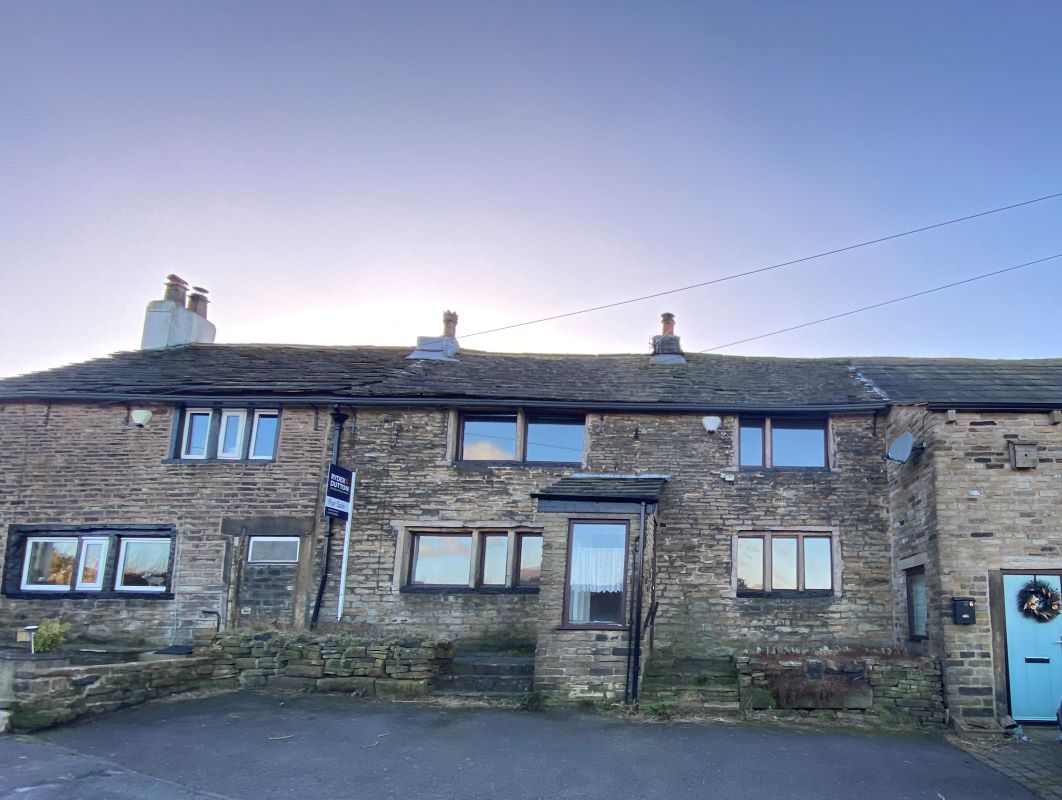 Luzley Road, Mossley, Ashton-under-Lyne, Lancashire, OL5 0JB - Online ...