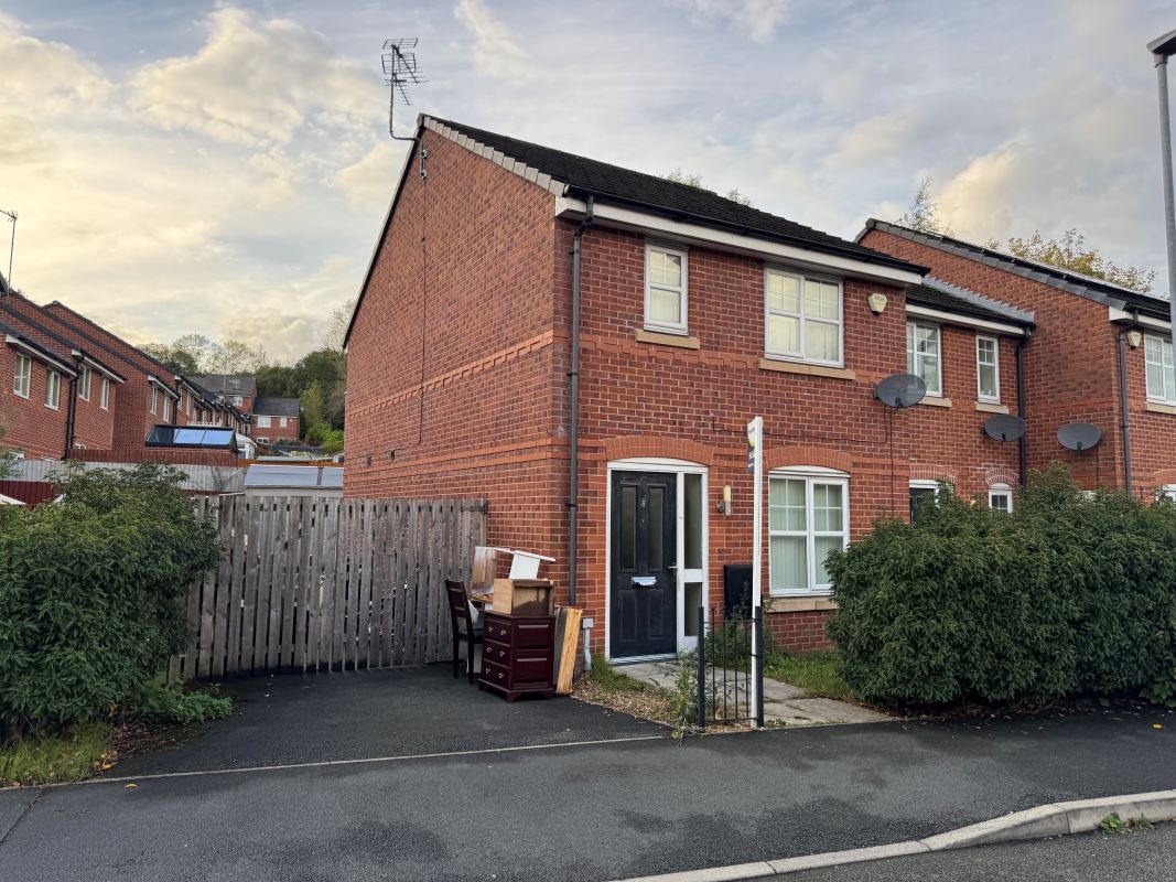 3 Bedroom End Terrace House for Sale