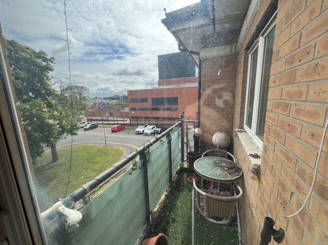 107 The Parklands, Dunstable, Bedfordshire, LU5 4GW