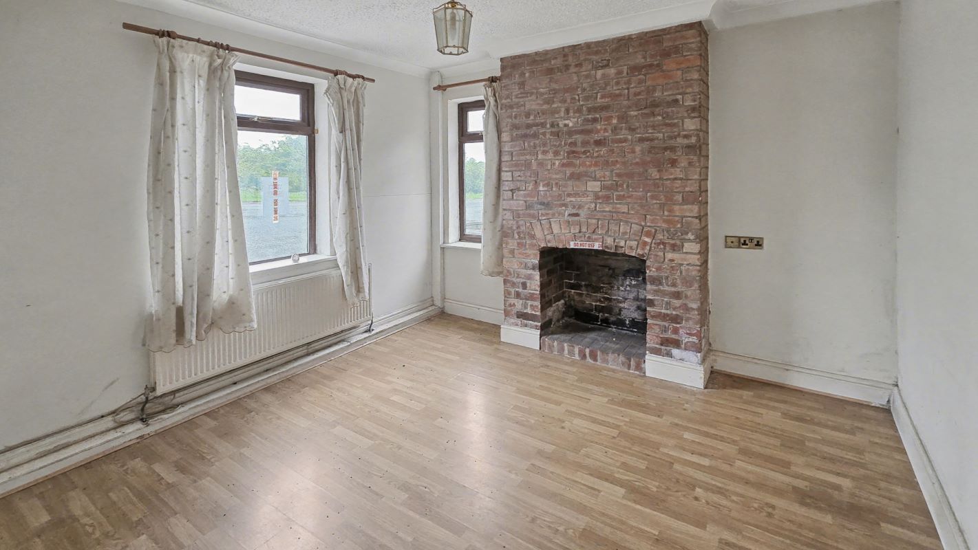1 Chesterfield Road, Oakerthorpe, Alfreton, Derbyshire, DE55 7LN