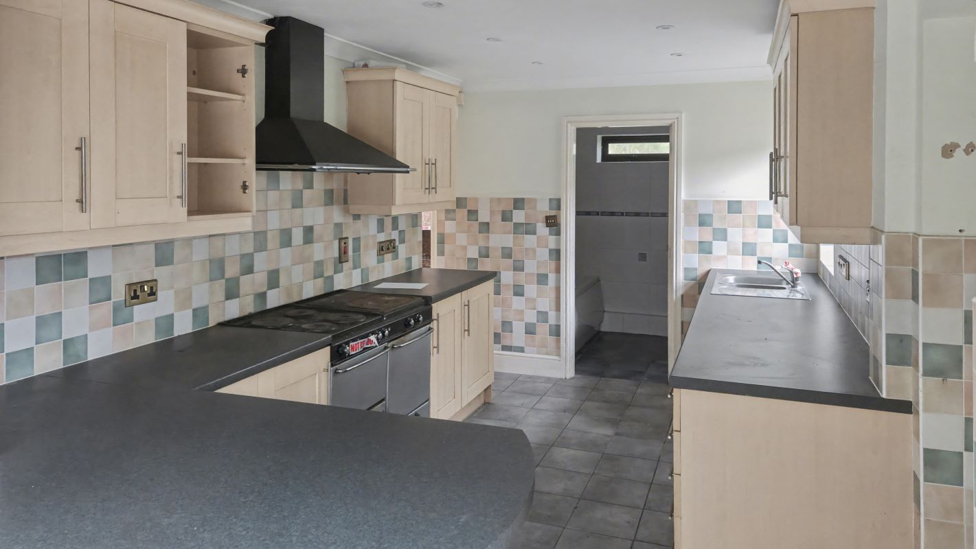 1 Chesterfield Road, Oakerthorpe, Alfreton, Derbyshire, DE55 7LN