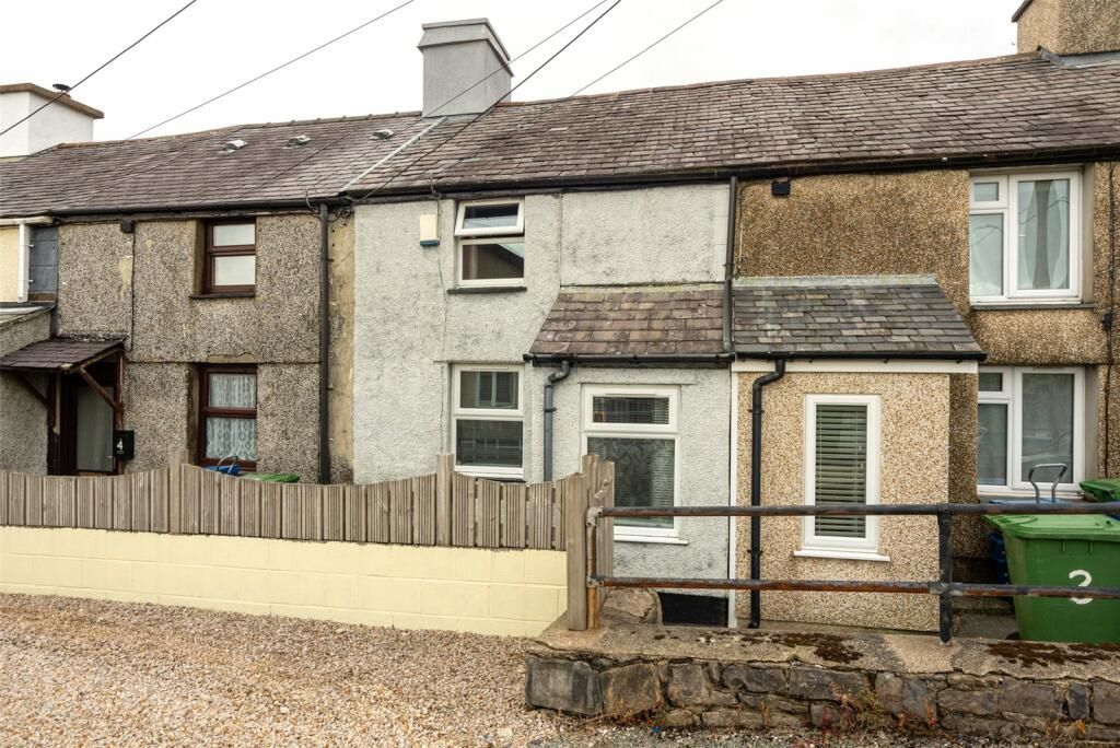 Llaingro Terrace, Llanrug, Caernarfon, Gwynedd, LL55 4AW Town