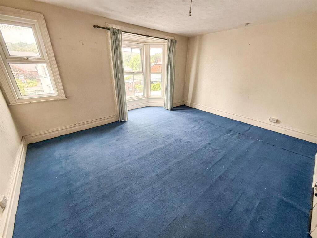 Lyndhurst, New Road, Newtown, Powys, SY16 1AS