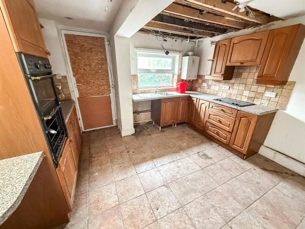 Lyndhurst, New Road, Newtown, Powys, SY16 1AS