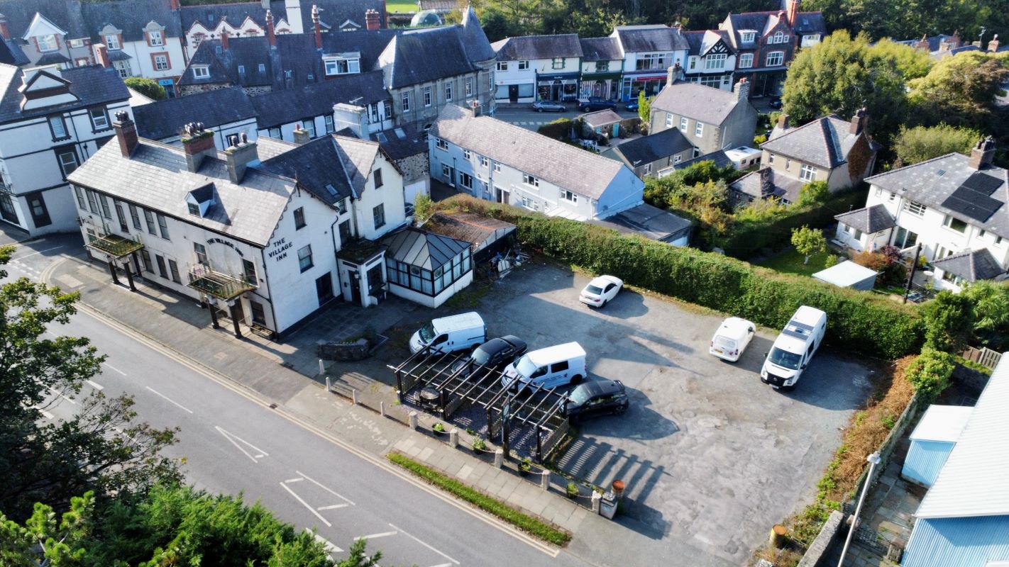 Village Inn, Penmaenmawr Road, Llanfairfechan, Gwynedd, LL33 0NU