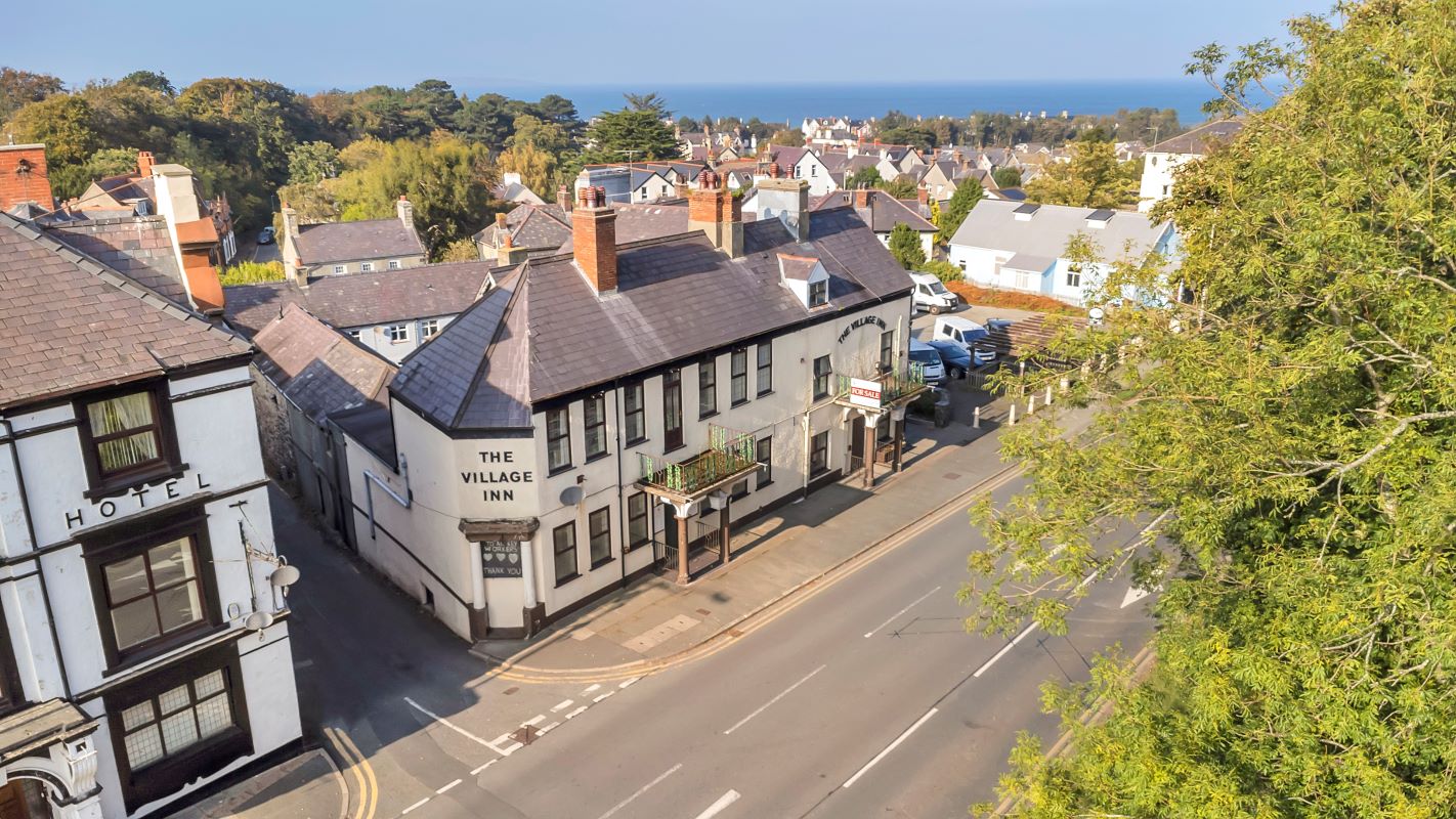 Village Inn, Penmaenmawr Road, Llanfairfechan, Gwynedd, LL33 0NU