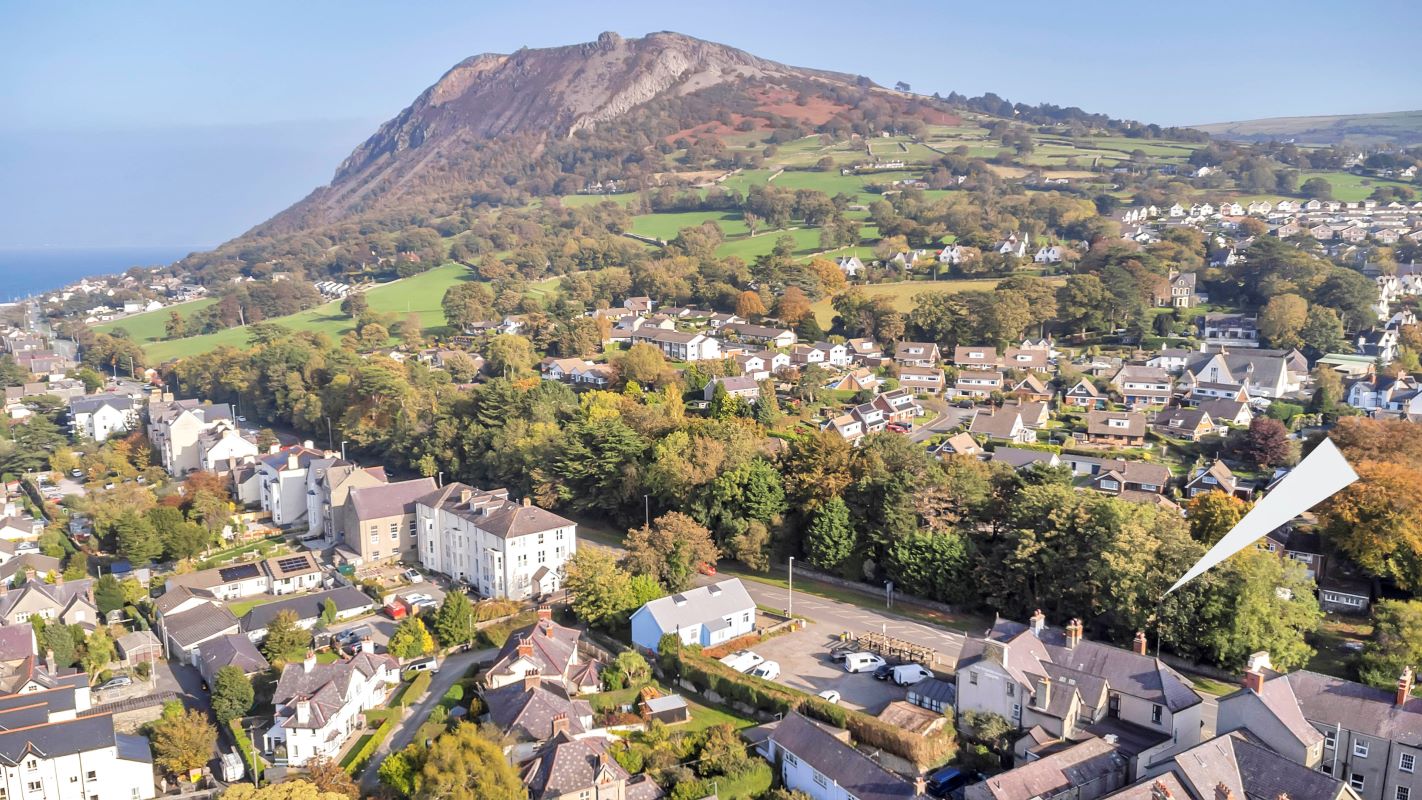 Village Inn, Penmaenmawr Road, Llanfairfechan, Gwynedd, LL33 0NU