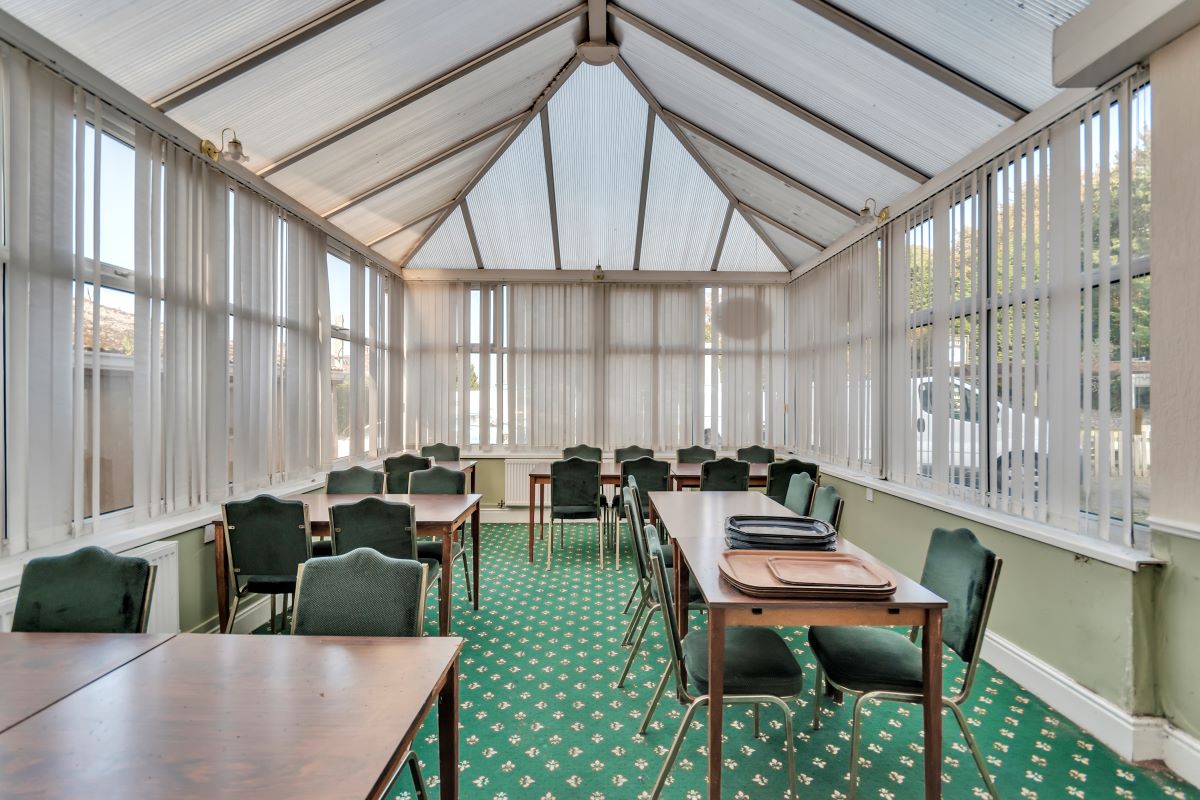 Village Inn, Penmaenmawr Road, Llanfairfechan, Gwynedd, LL33 0NU