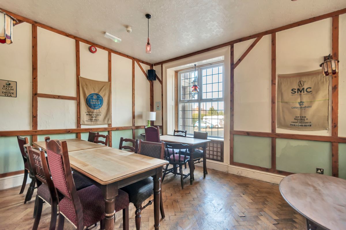 Village Inn, Penmaenmawr Road, Llanfairfechan, Gwynedd, LL33 0NU