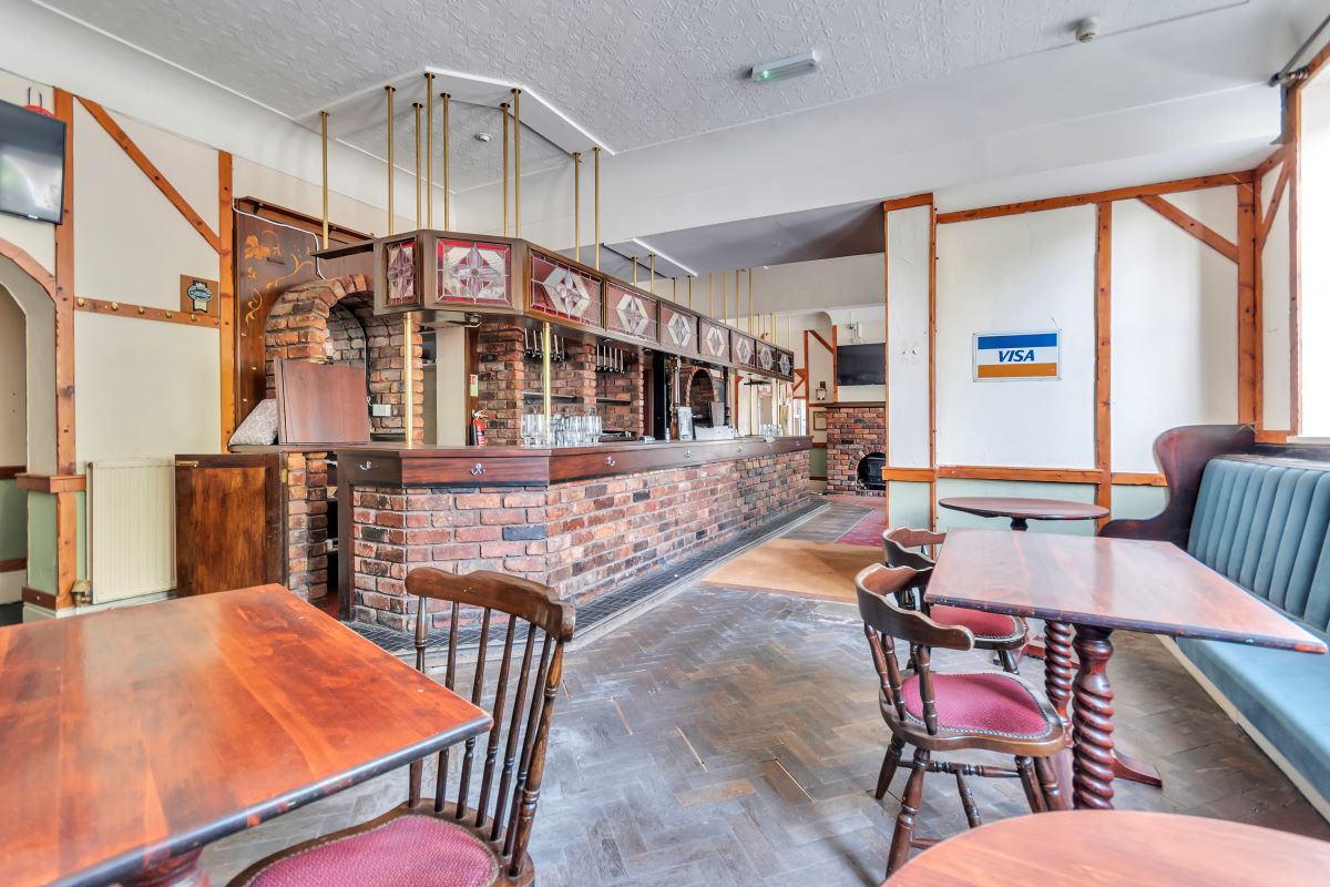 Village Inn, Penmaenmawr Road, Llanfairfechan, Gwynedd, LL33 0NU