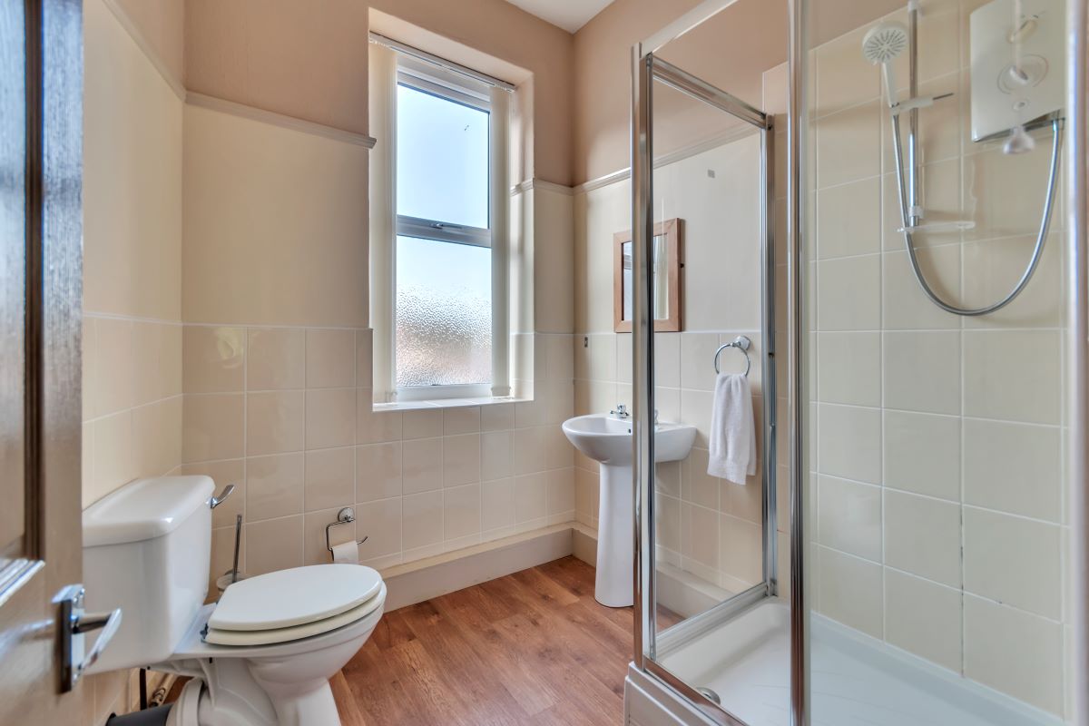 Village Inn, Penmaenmawr Road, Llanfairfechan, Gwynedd, LL33 0NU