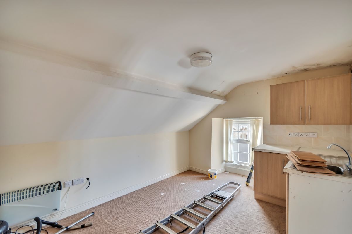 Village Inn, Penmaenmawr Road, Llanfairfechan, Gwynedd, LL33 0NU