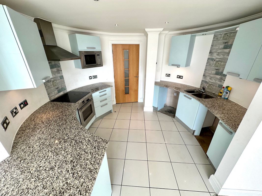 Flat 4 The Shell House, 137 Southbourne Overcliff Drive, Bournemouth, Dorset, BH6 3NP