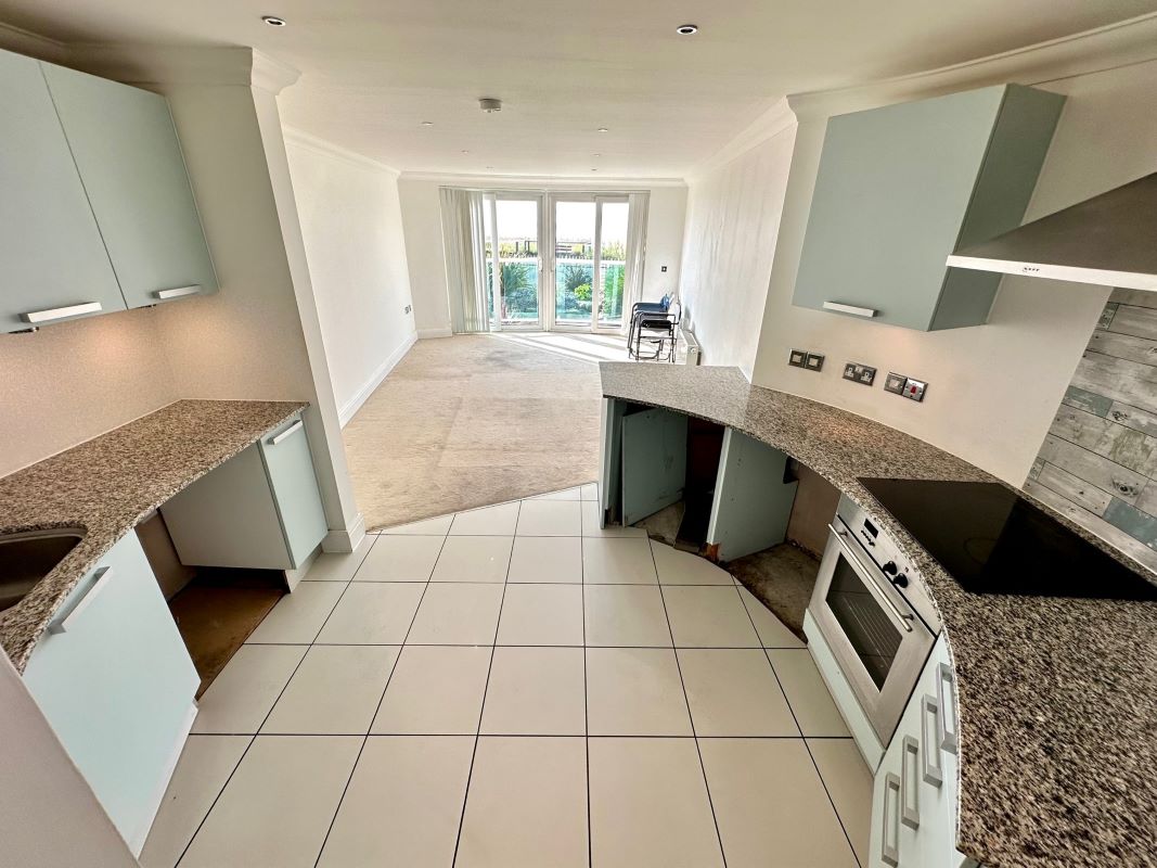 Flat 4 The Shell House, 137 Southbourne Overcliff Drive, Bournemouth, Dorset, BH6 3NP