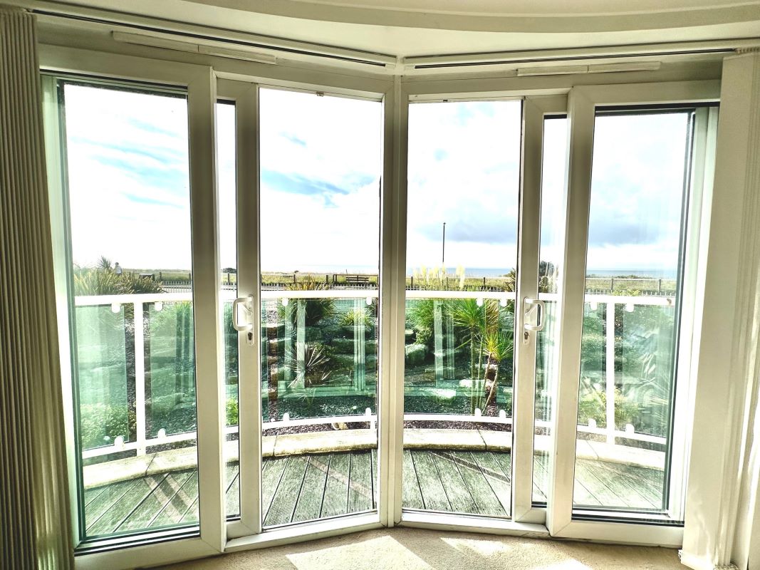 Flat 4 The Shell House, 137 Southbourne Overcliff Drive, Bournemouth, Dorset, BH6 3NP