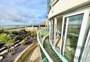 Flat 4 The Shell House, 137 Southbourne Overcliff Drive, Bournemouth, Dorset, BH6 3NP