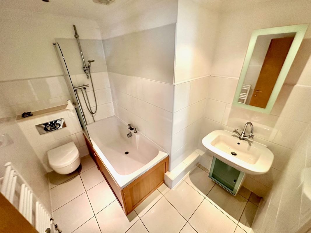 Flat 5 The Shell House, 137 Southbourne Overcliff Drive, Bournemouth, Dorset, BH6 3NP