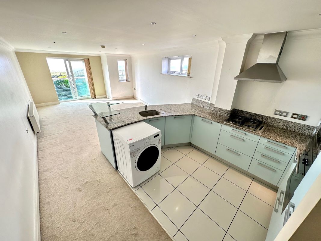 Flat 5 The Shell House, 137 Southbourne Overcliff Drive, Bournemouth, Dorset, BH6 3NP