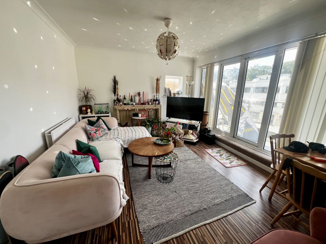 Flat 3, 42A Sea Road, Boscombe Spa, Bournemouth, Dorset, BH5 1BQ