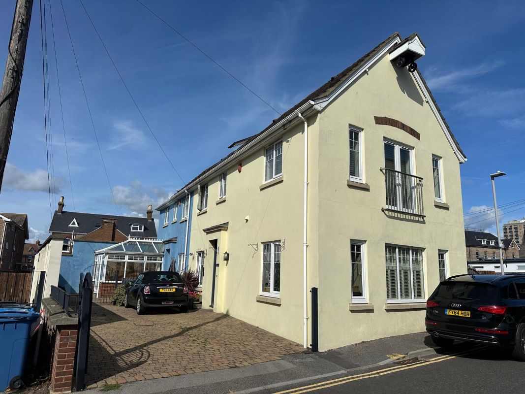 19B Seldown Lane, Poole Town/Nr Poole Park, Poole, Dorset, BH15 1UA