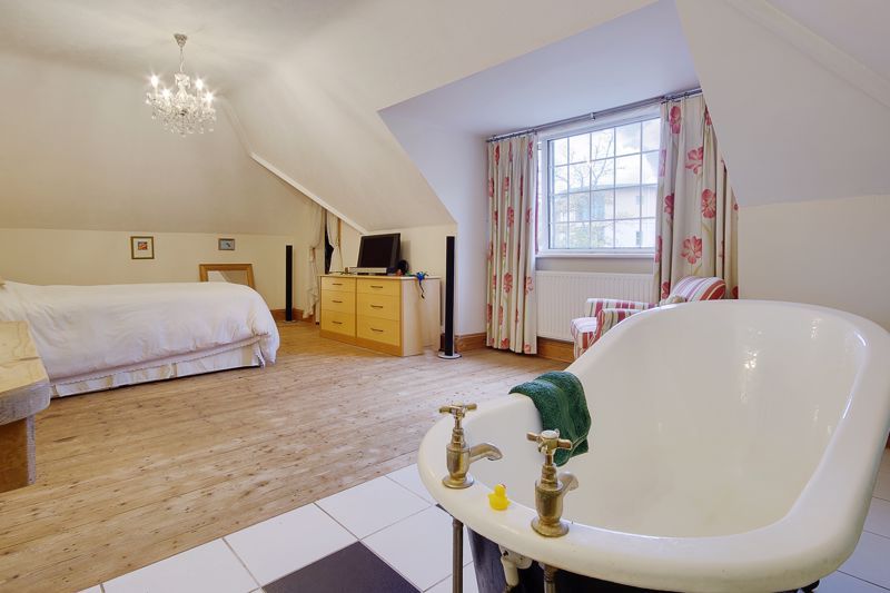 8A Beechwood Avenue, Boscombe Manor, Bournemouth, Dorset, BH5 1LX