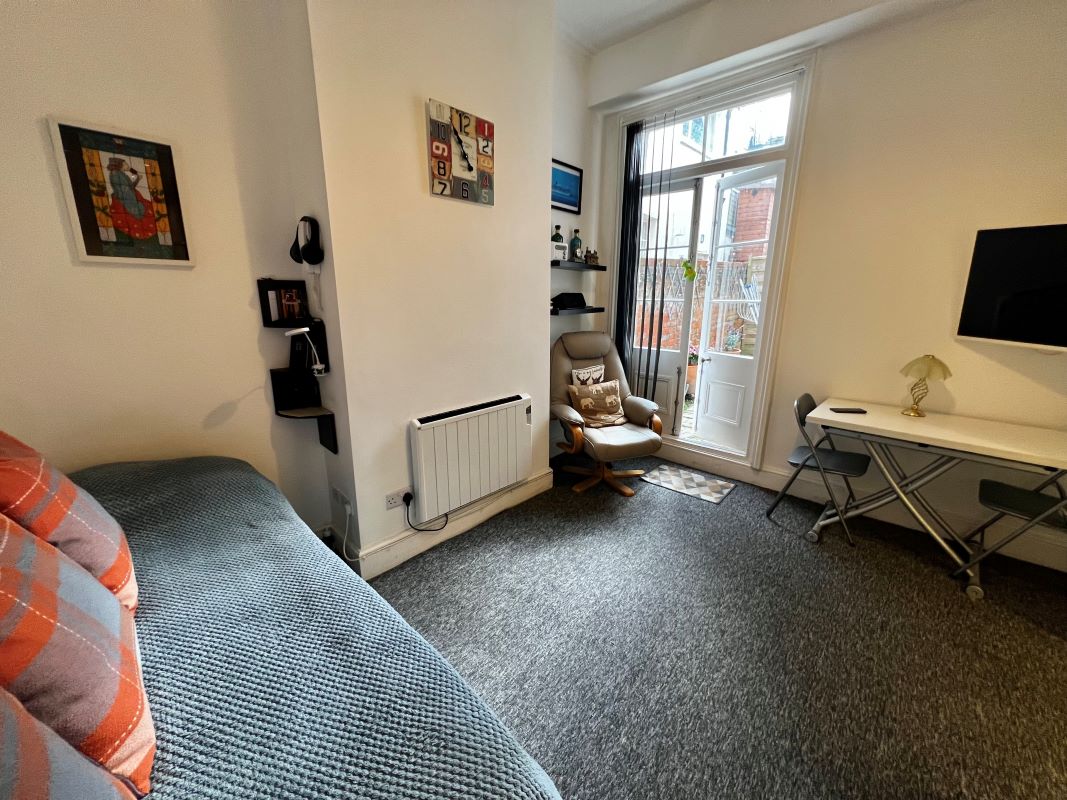 Flat 1, 7 Lind Street, Ryde, Isle Of Wight, PO33 2NQ