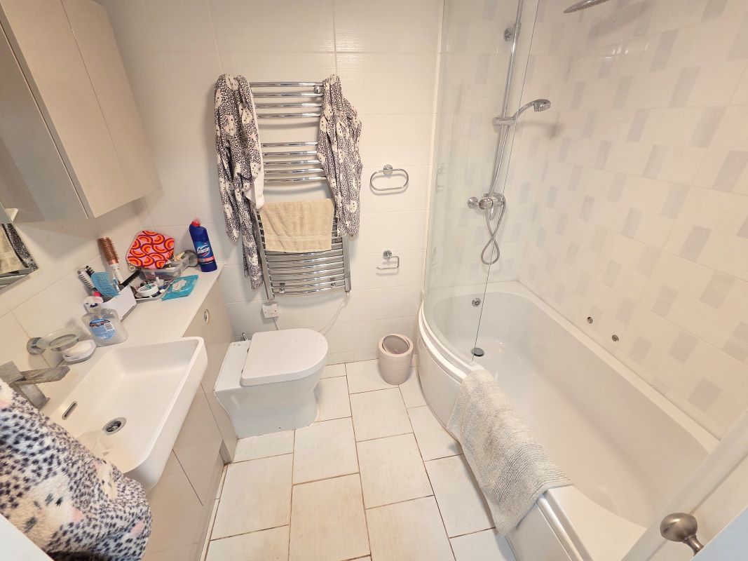 15 Gordon Road, Bournemouth, BH1 4DW