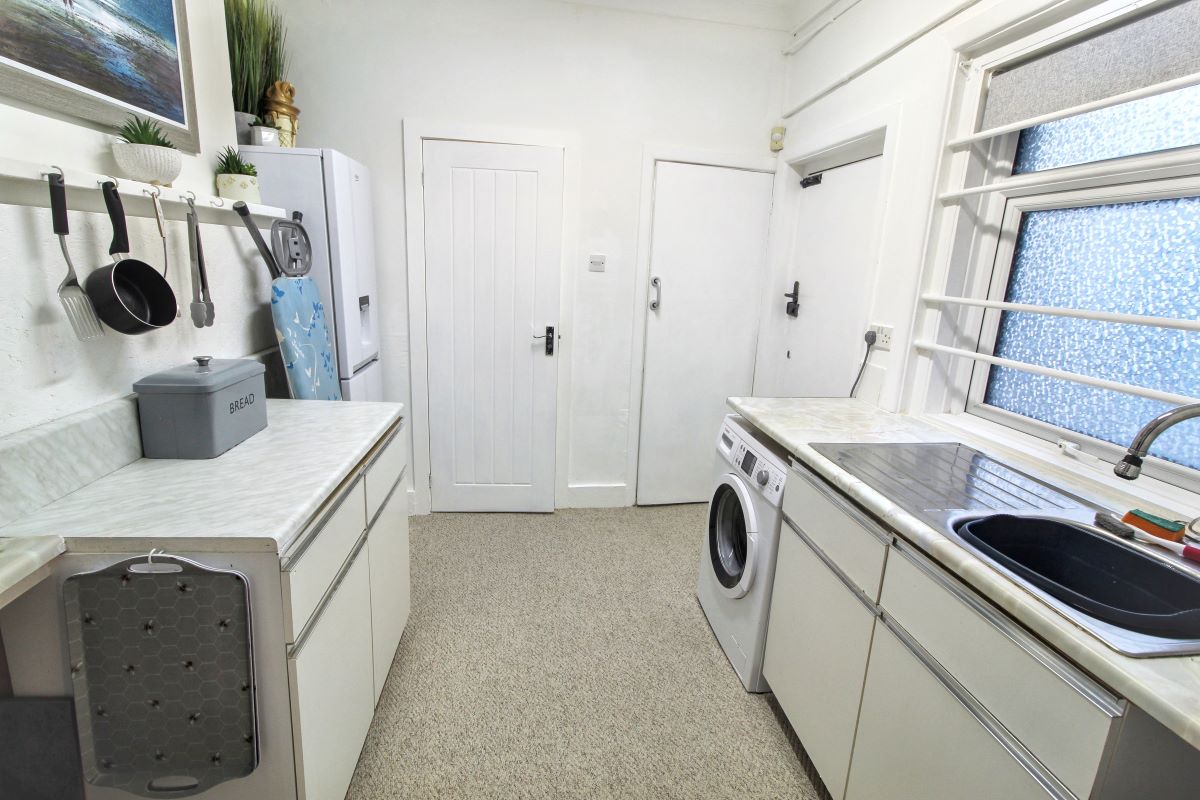 434 Ashley Road, Poole, Dorset, BH14 0AA