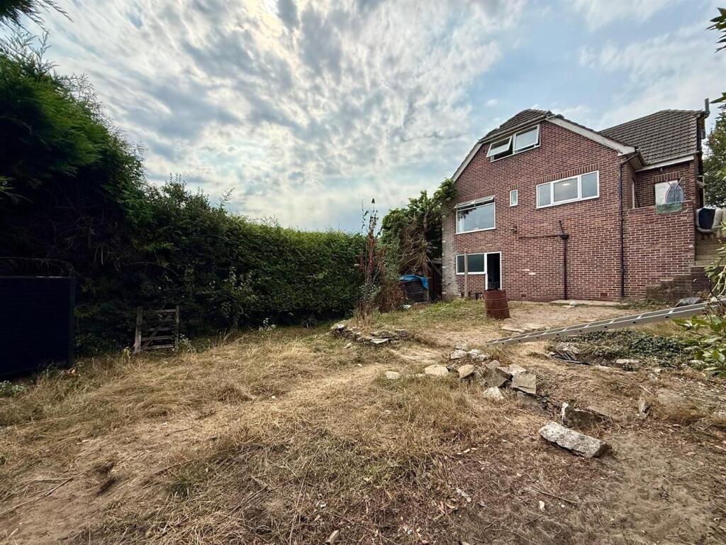 23 Midwood Avenue, Bournemouth, Dorset, BH8 9LX