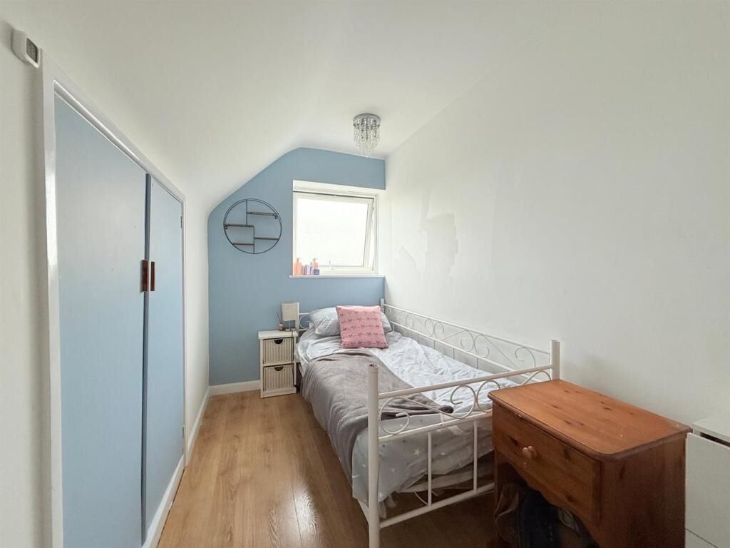 23 Midwood Avenue, Bournemouth, Dorset, BH8 9LX