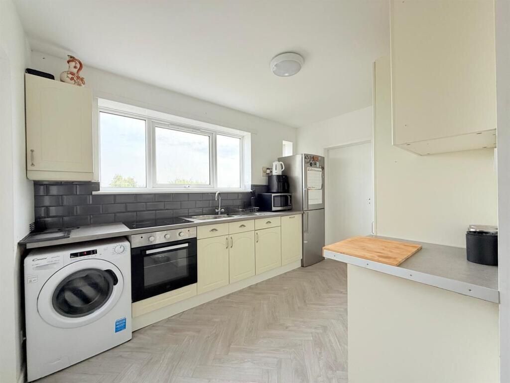 23 Midwood Avenue, Bournemouth, Dorset, BH8 9LX