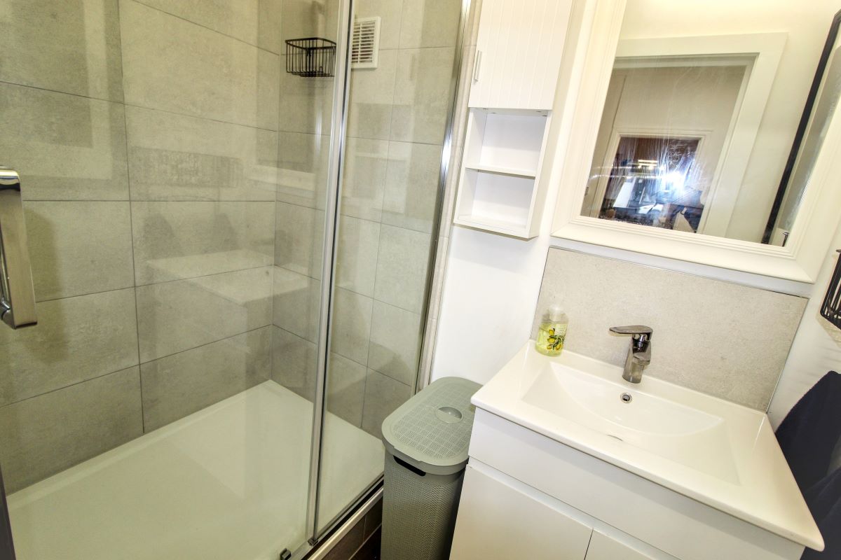 434 Ashley Road, Poole, Dorset, BH14 0AA