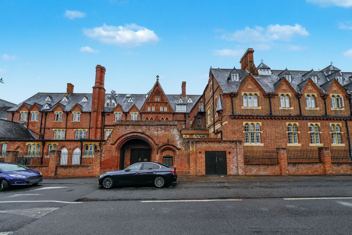 Property for Auction in London - Apartment 1 Convent Court, Hatch Lane, Windsor, Berkshire, SL4 3QR