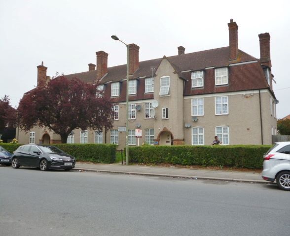 173 Watling Avenue, Edgware, Middlesex, HA8 0LZ