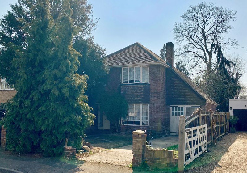 30 Meadow Way, Addlestone, Surrey, KT15 1UF