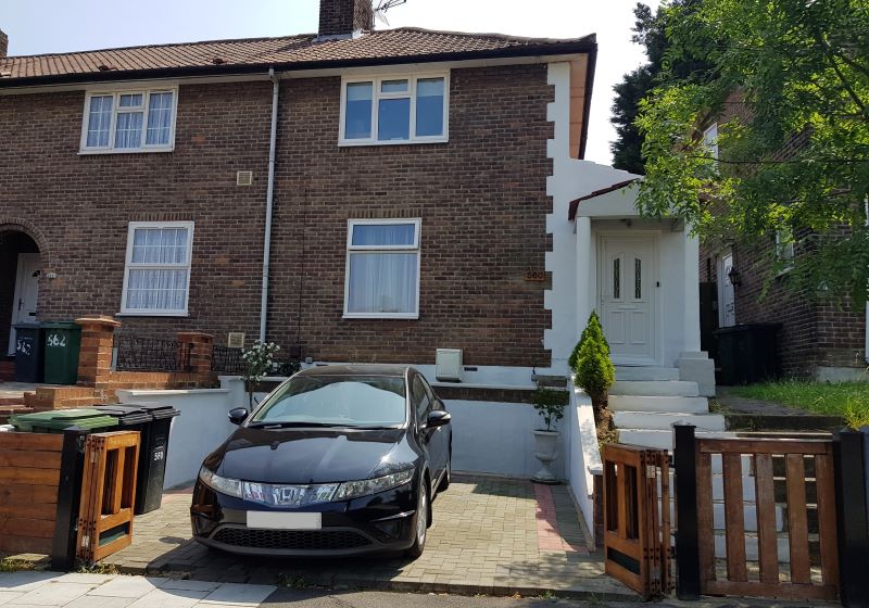 560 Downham Way, Bromley, Kent, BR1 5HW