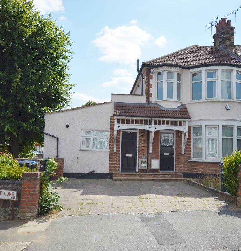 40A Doveridge Gardens, Palmers Green, London, N13 5BL