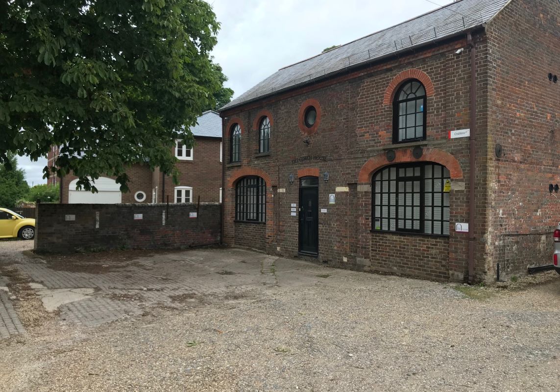 The Coach House, High Street South, Montpelier Mews, Dunstable, Bedfordshire, LU6 3SH