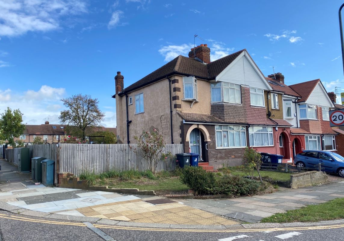 77 Castle Road, Northolt, Middlesex, UB5 4SF