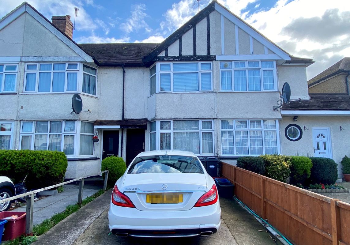 Flat A, 210 Hounslow Road, Feltham, Middlesex, TW13 5JP