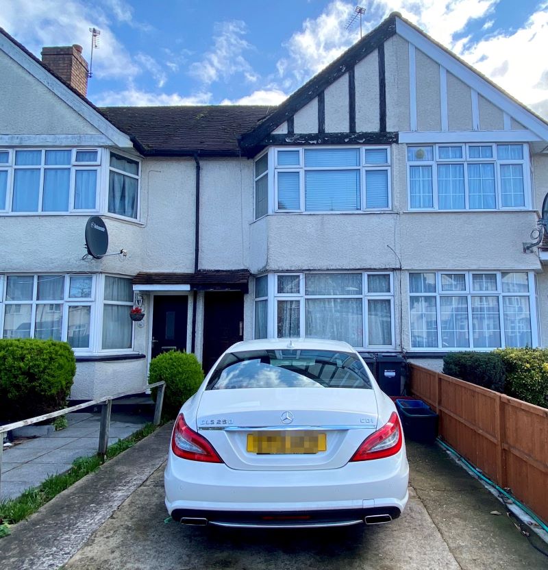 Flat B, 210 Hounslow Road, Hanworth, Feltham, Middlesex, TW13 5JP