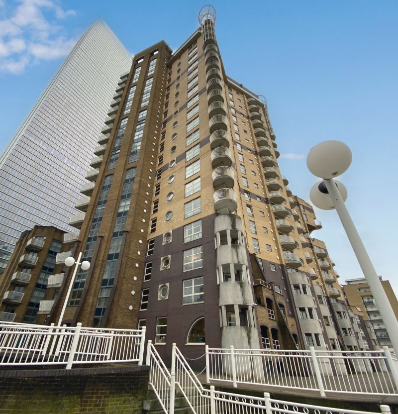 Flat 203 Cascades Tower, 4 Westferry Road, Canary Wharf, London, E14 8JL