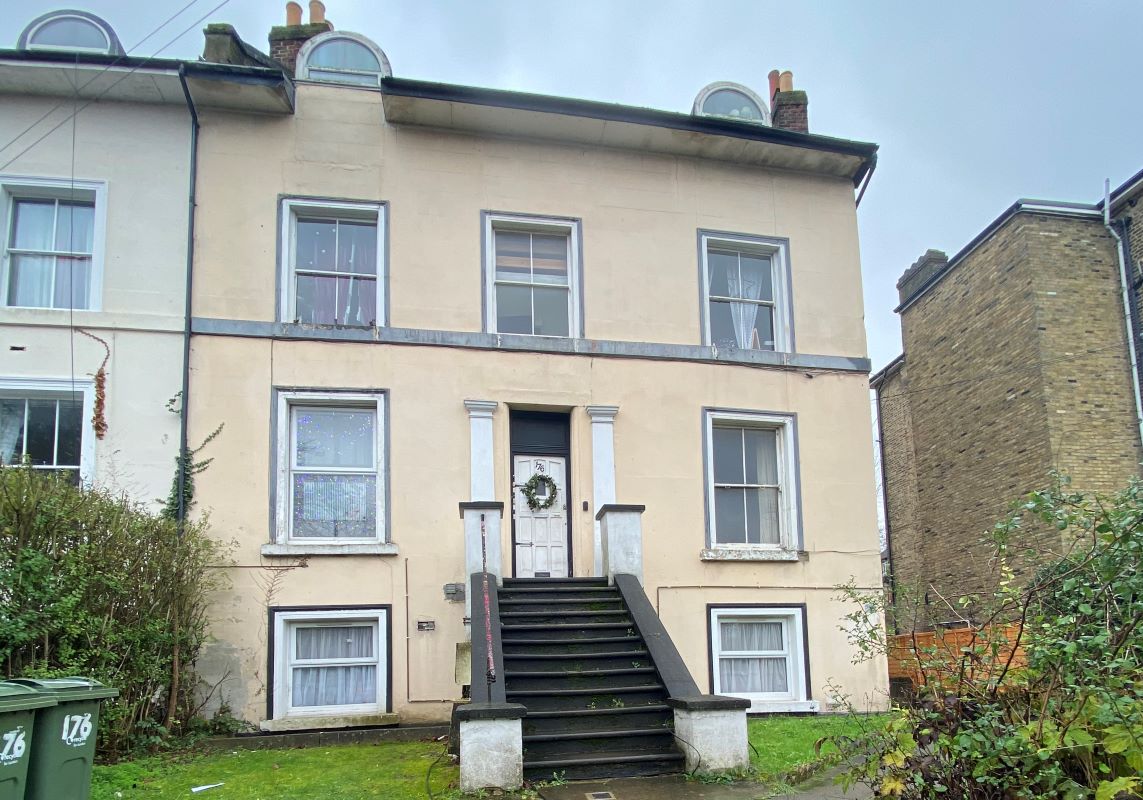 Flat B, 176 Knollys Road, Streatham, London, SW16 2JS