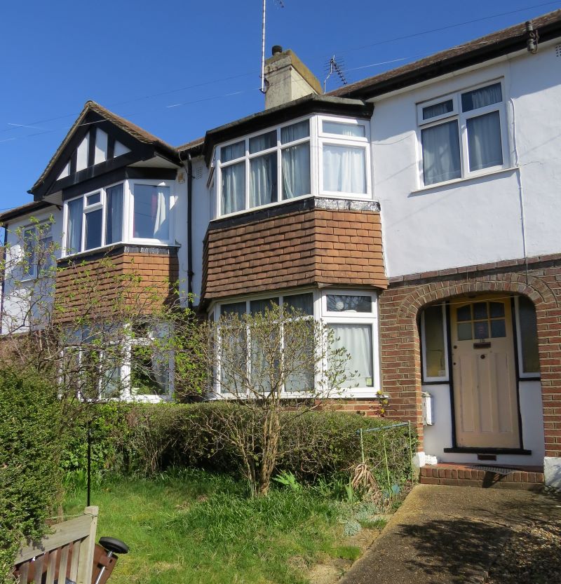 15 Dirdene Gardens, Epsom, Surrey, KT17 4AT